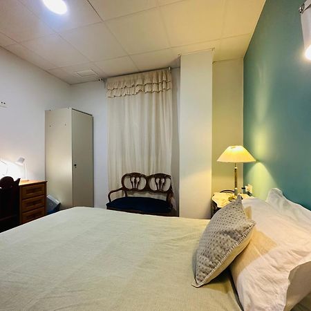 Mirador 1 Del Mercado Central - Habitacion Con Bano Privado En El Centro De La Ciudad Vella Walencja Zewnętrze zdjęcie