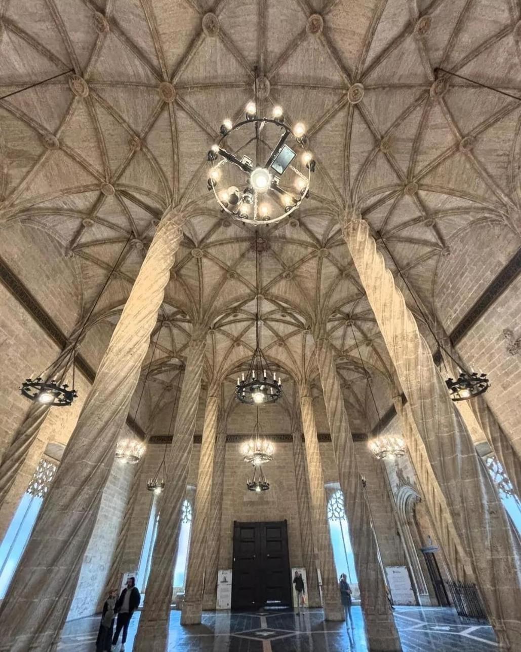 Mirador 1 Del Mercado Central - Habitacion Con Bano Privado En El Centro De La Ciudad Vella Walencja Zewnętrze zdjęcie