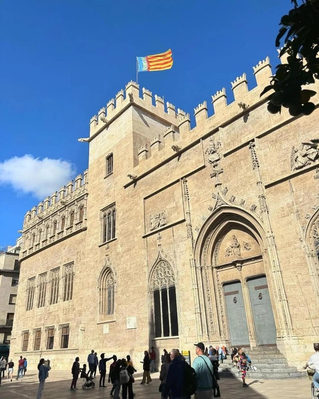 Mirador 1 Del Mercado Central - Habitacion Con Bano Privado En El Centro De La Ciudad Vella Walencja Zewnętrze zdjęcie