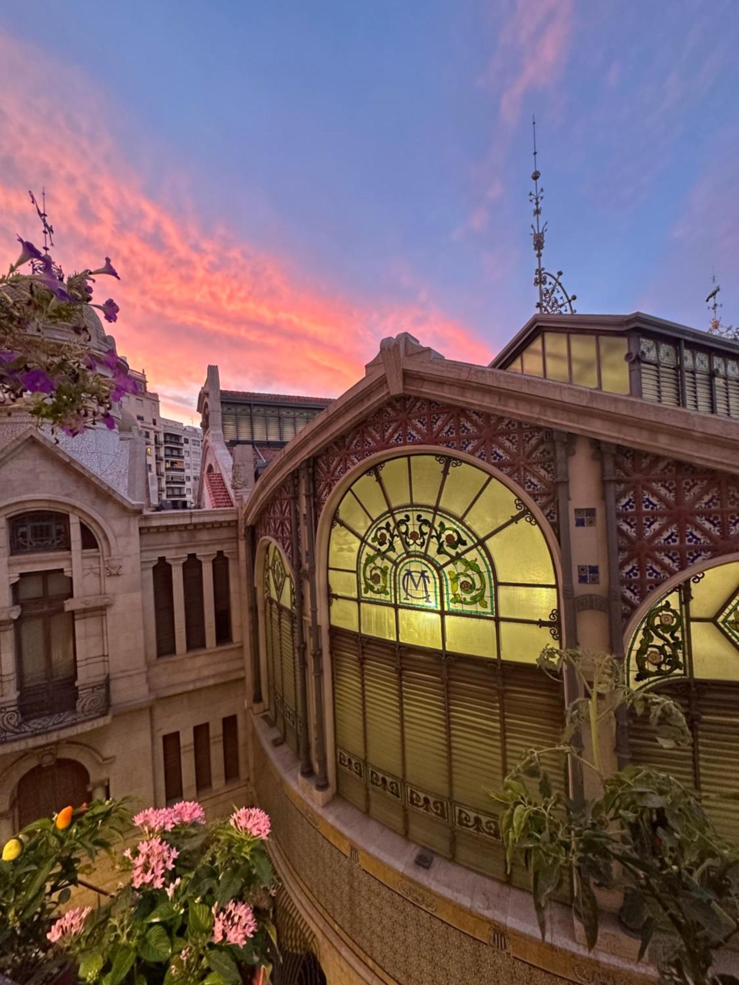 Mirador 1 Del Mercado Central - Habitacion Con Bano Privado En El Centro De La Ciudad Vella Walencja Zewnętrze zdjęcie