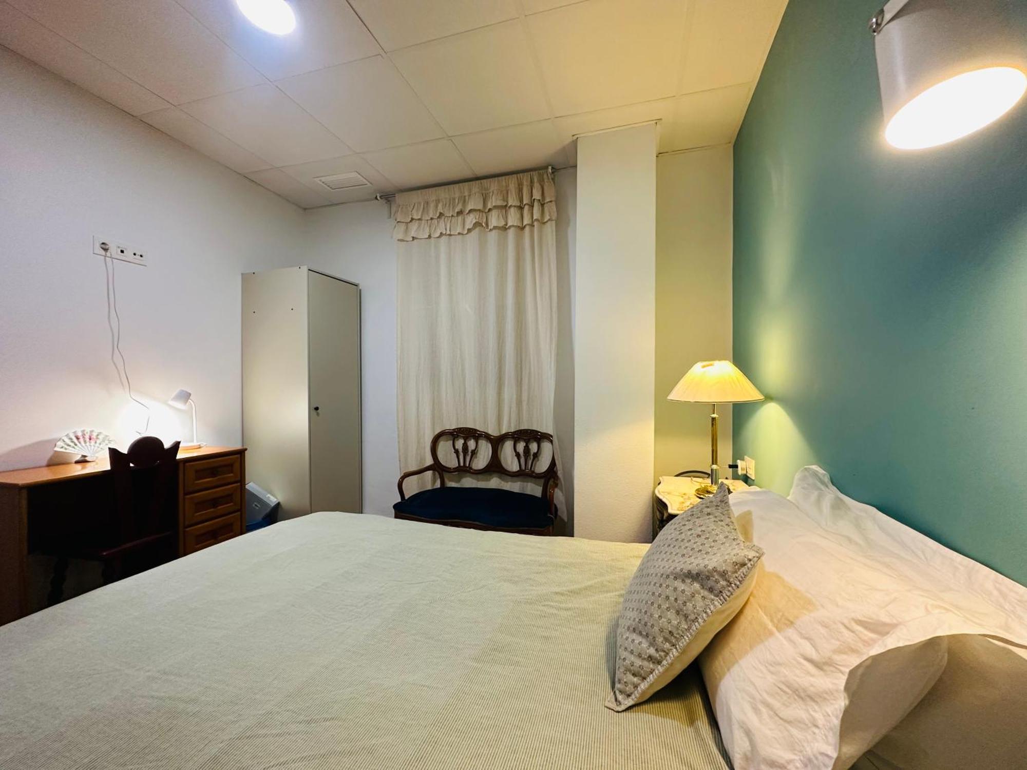 Mirador 1 Del Mercado Central - Habitacion Con Bano Privado En El Centro De La Ciudad Vella Walencja Zewnętrze zdjęcie