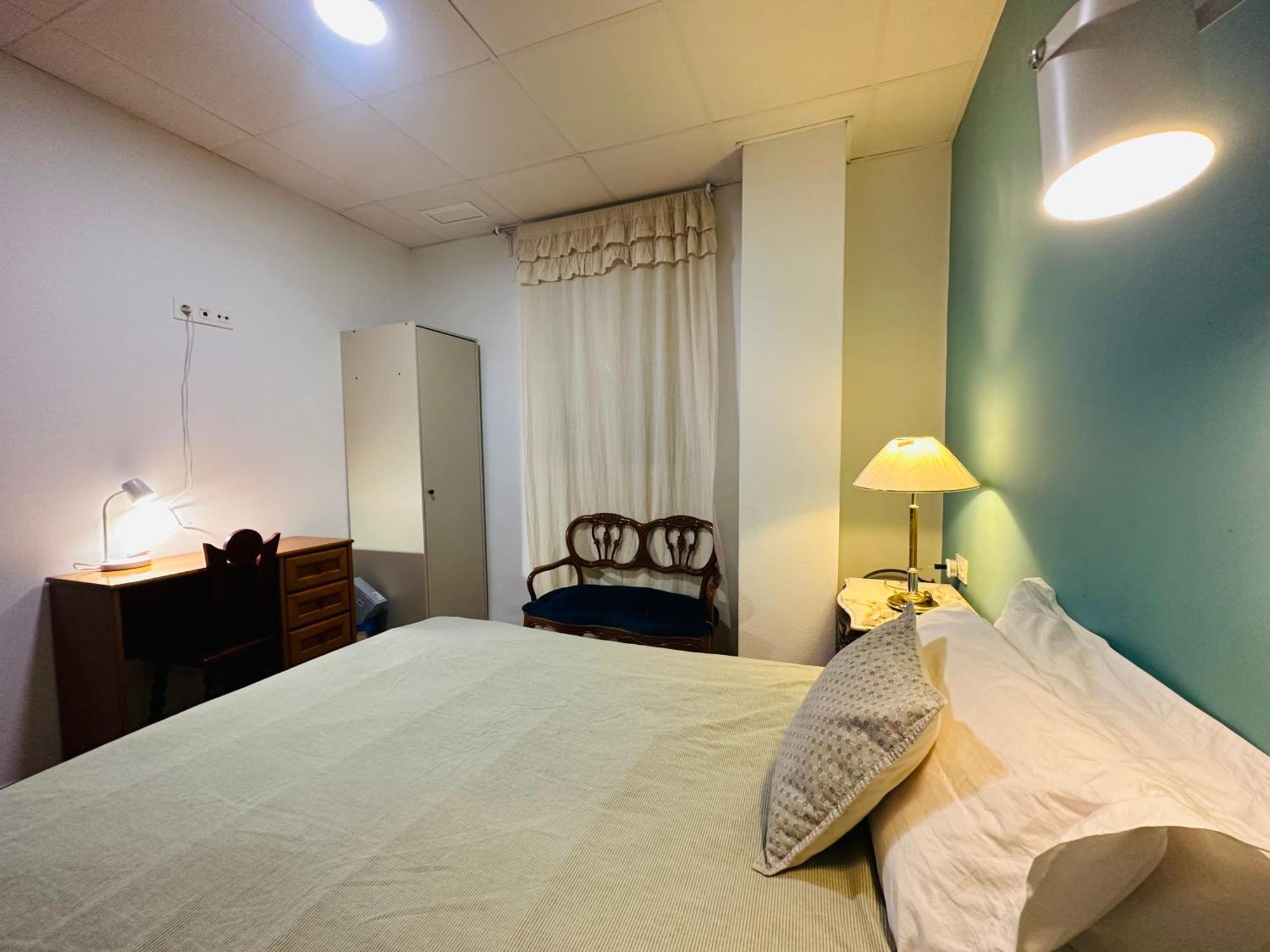 Mirador 1 Del Mercado Central - Habitacion Con Bano Privado En El Centro De La Ciudad Vella Walencja Zewnętrze zdjęcie