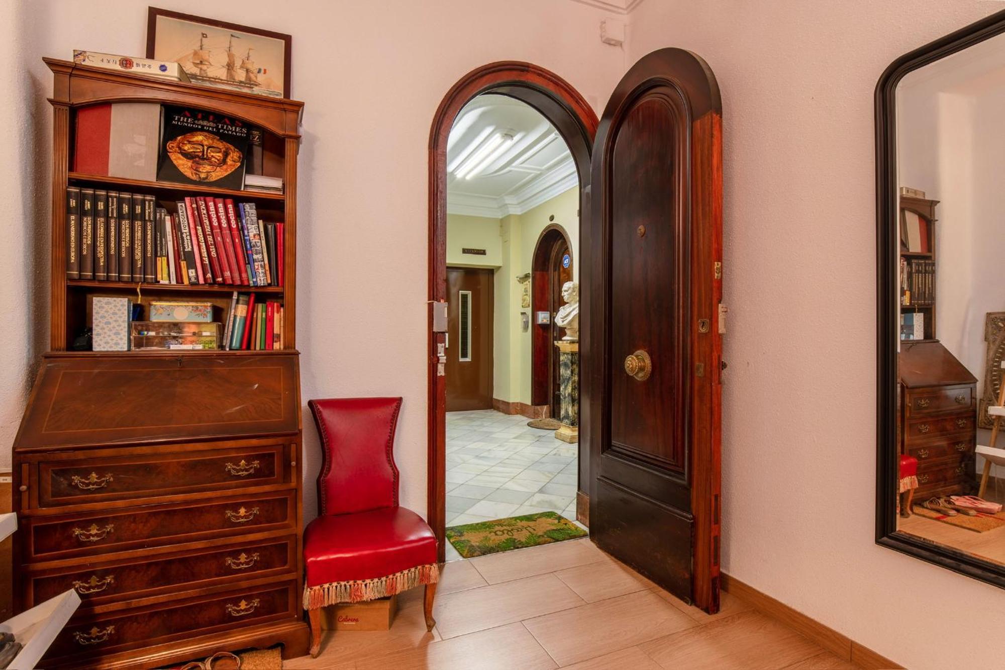 Mirador 1 Del Mercado Central - Habitacion Con Bano Privado En El Centro De La Ciudad Vella Walencja Zewnętrze zdjęcie