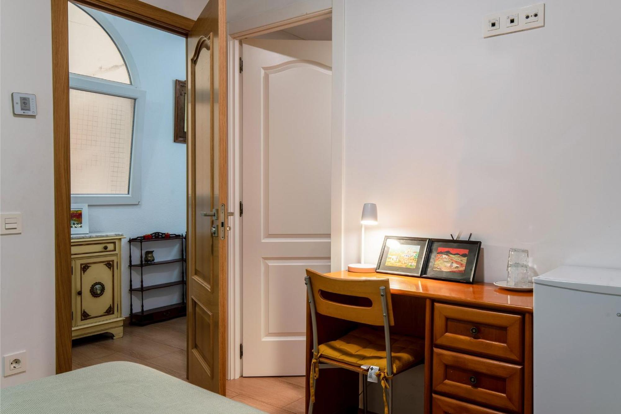 Mirador 1 Del Mercado Central - Habitacion Con Bano Privado En El Centro De La Ciudad Vella Walencja Zewnętrze zdjęcie
